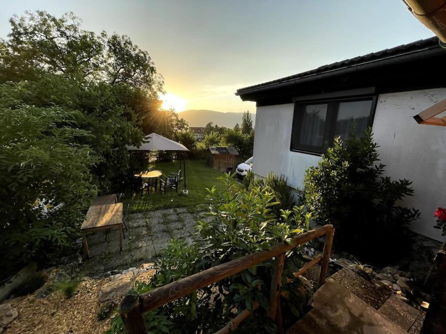 Joli Appartement Paisible Corcelles-sur-Chavornay Exteriér fotografie
